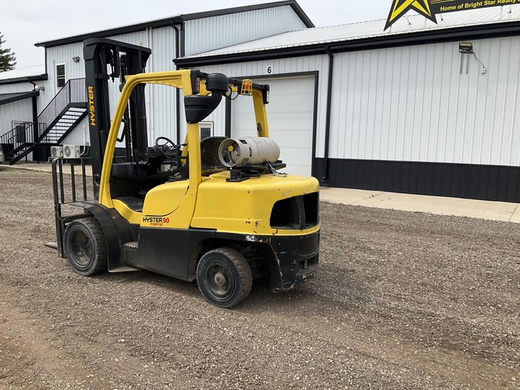 #1379-•-2010-hyster-90-fortis-forklift-image-7