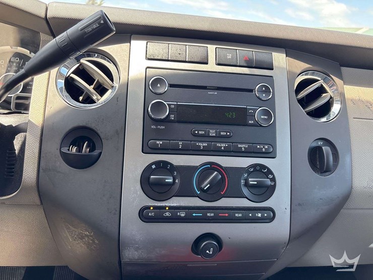 2013-ford-expedition-el-xlt-image-16