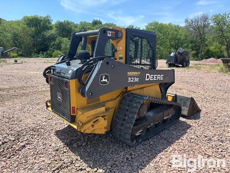 2017-deere-323e-image-5