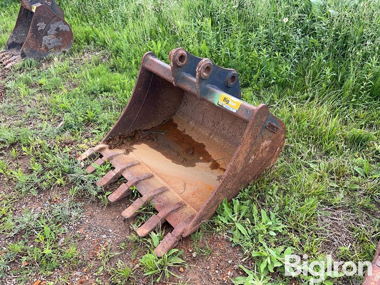 gannon-36”-backhoe-bucket-image-1