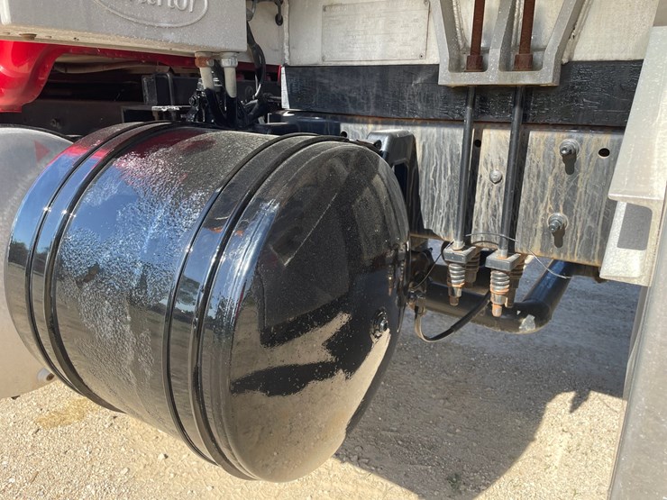 #6152-•-2002-mack-rd-model-fuel-tanker-truck-(has-title)-image-31