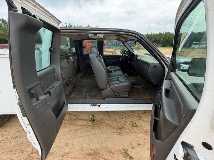 2007-chevrolet-2500hd-image-21
