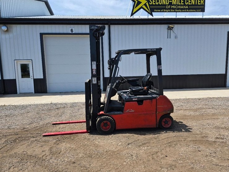 2019-linde-e20-image-2