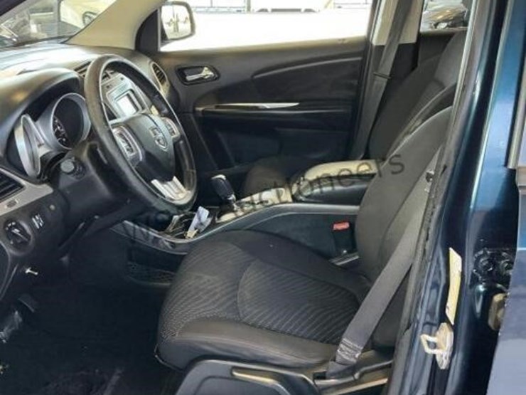 2015-dodge-journey-image-21