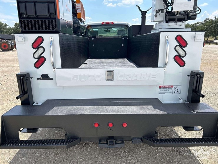 2024-chevrolet-silverado-5500hd-image-23