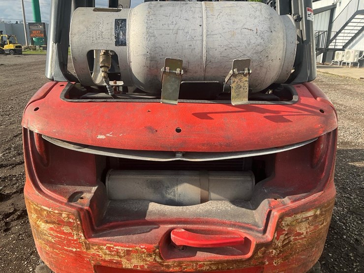 #1351-•-2015-linde-h35-evo-forklift-image-14