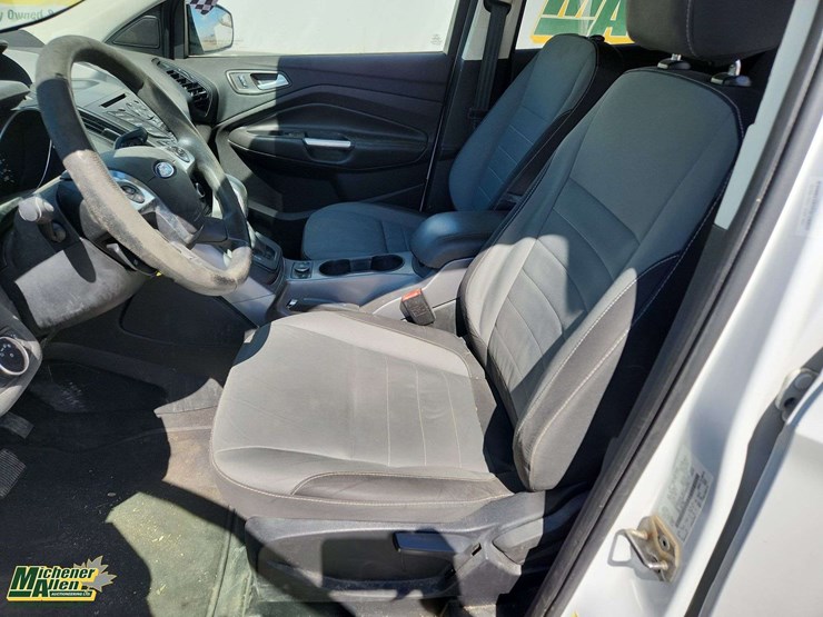2016-ford-escape-se-image-14