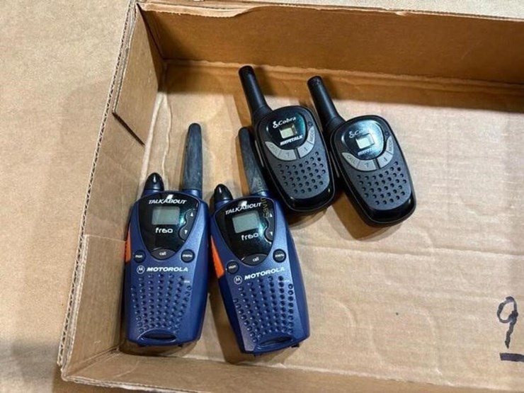 cobra-&-other-walkie-talkies-image-1