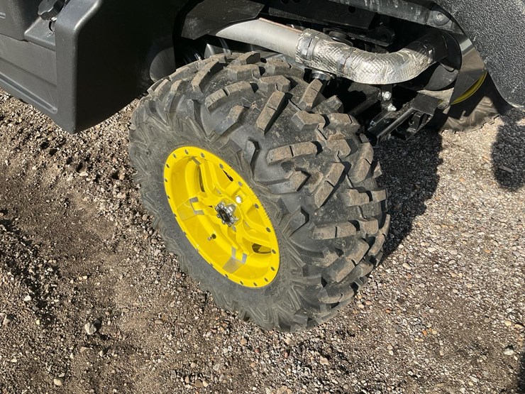 2024-john-deere-gator-image-9