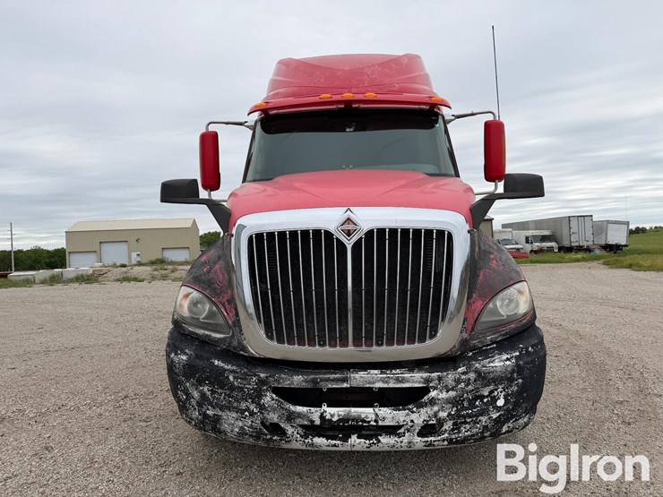 2010-international-prostar-image-2