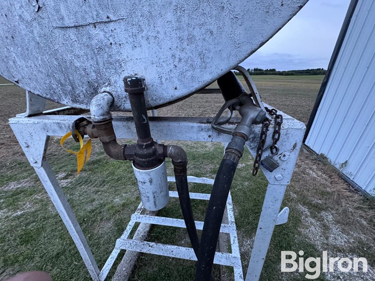 500-gal-fuel-tank-on-stand-image-9