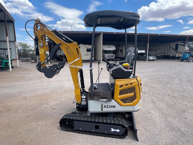 #2663-•-unused-cfg-mini-excavator-image-8
