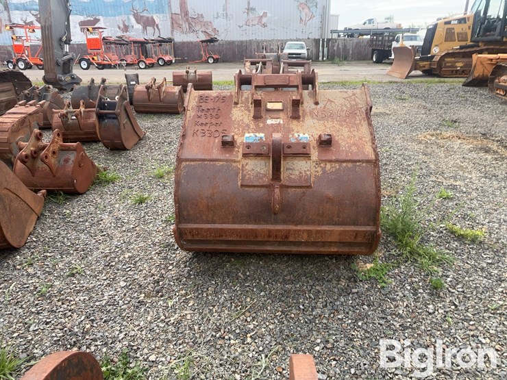 2004-geith-volvo-s2-48”-excavator-bucket-image-6