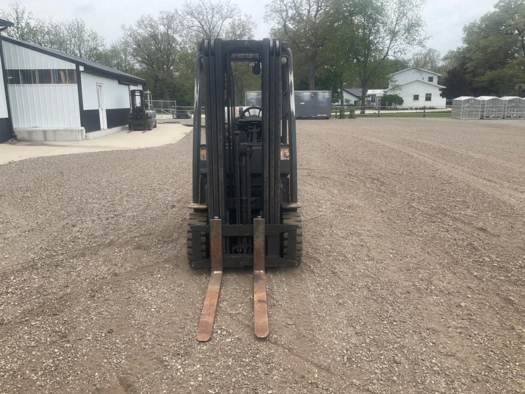 #1360-•-2007-yale-forklift-image-12