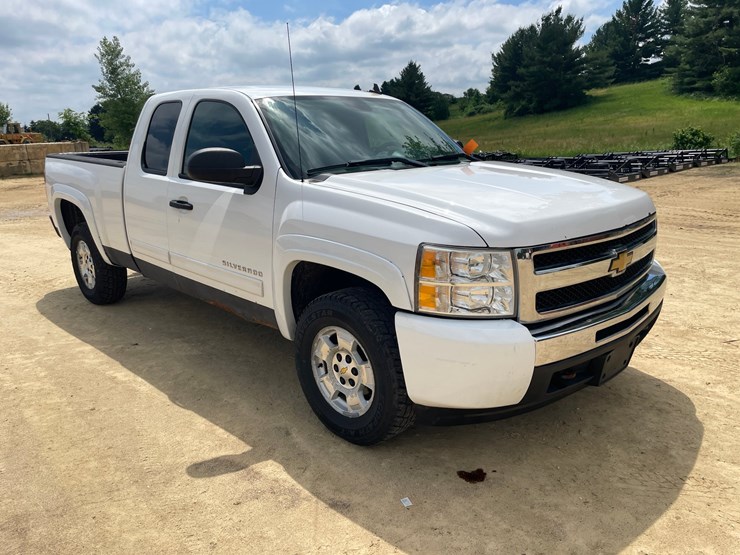 2010-chevrolet-silverado-1500-lt-image-3