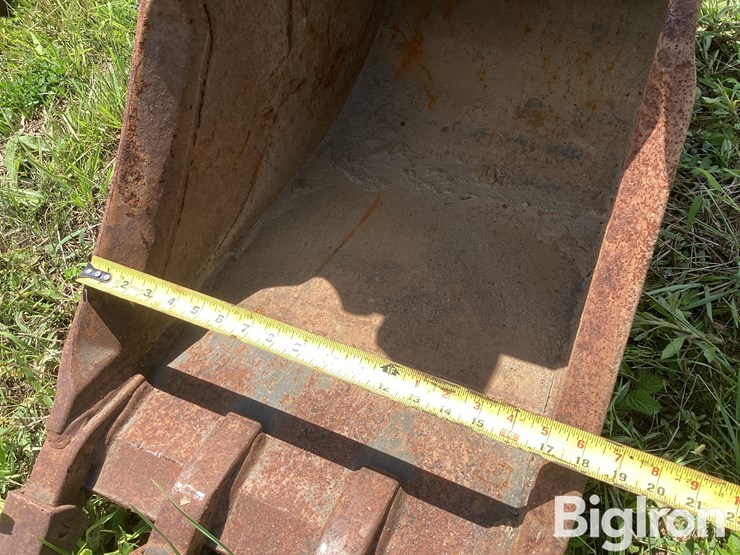 geith-580sn-18"-loader-backhoe-bucket-image-9
