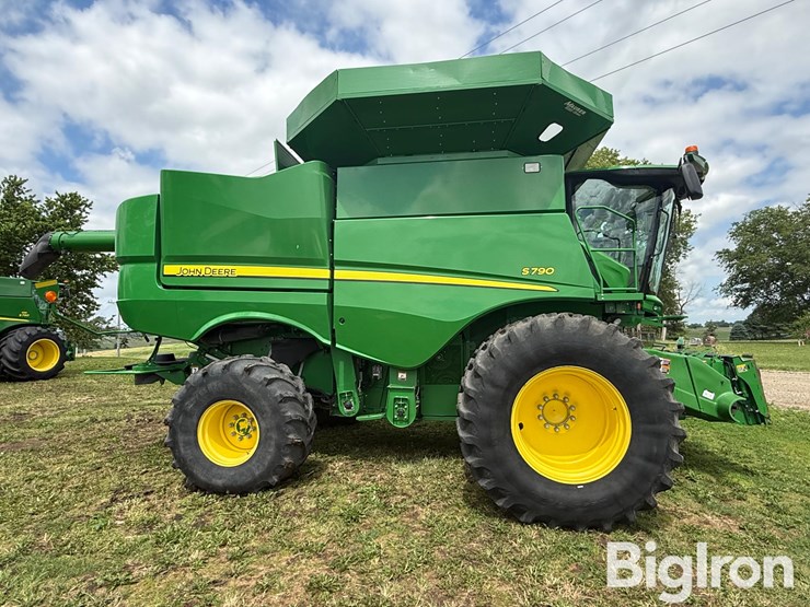 2018-john-deere-s790-image-4