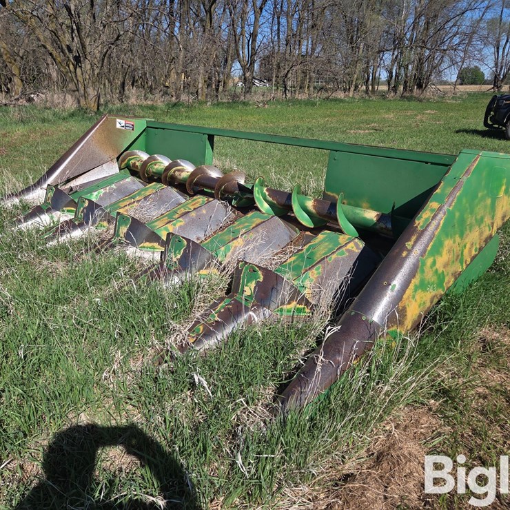 JOHN DEERE 643