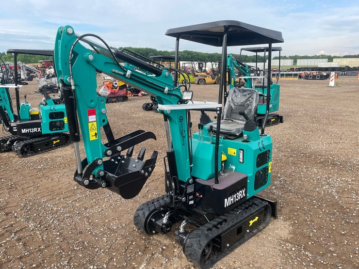 #2022-•-2026-cfg-mh13rx-mini-excavator-image-1