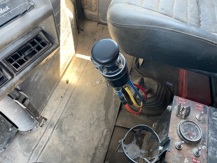 mack-dm688s-image-61