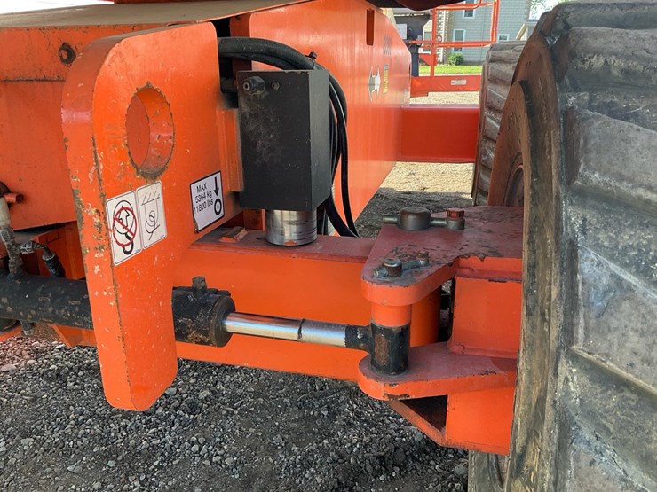 2005-jlg-600s-image-14