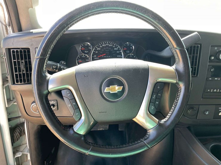2019-chevrolet-express-3500-image-12