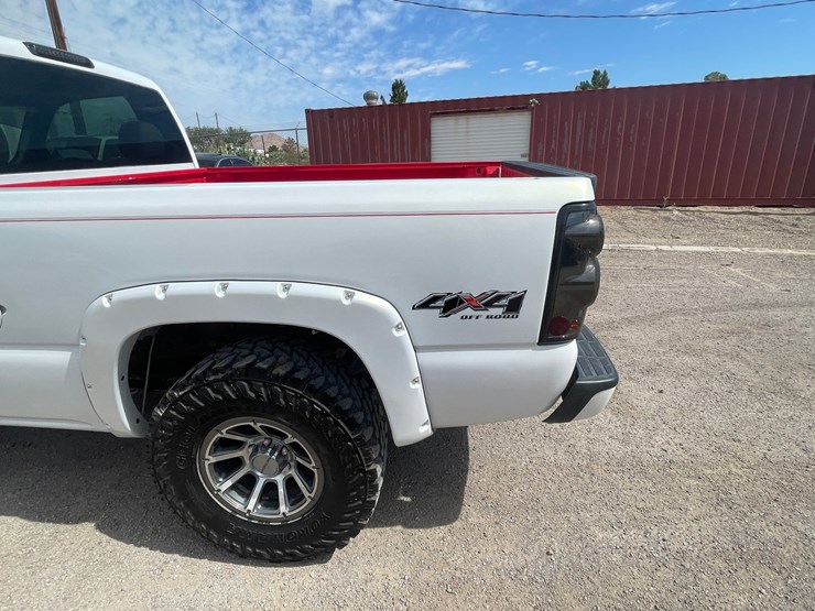 #212-•-2001-chevrolet-silverado-pickup-truck-(has-a-nm-title-image-50