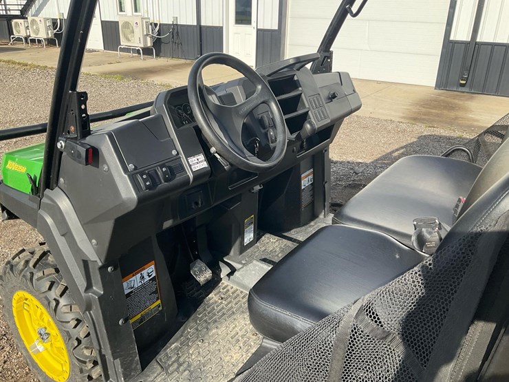 2024-john-deere-gator-image-24