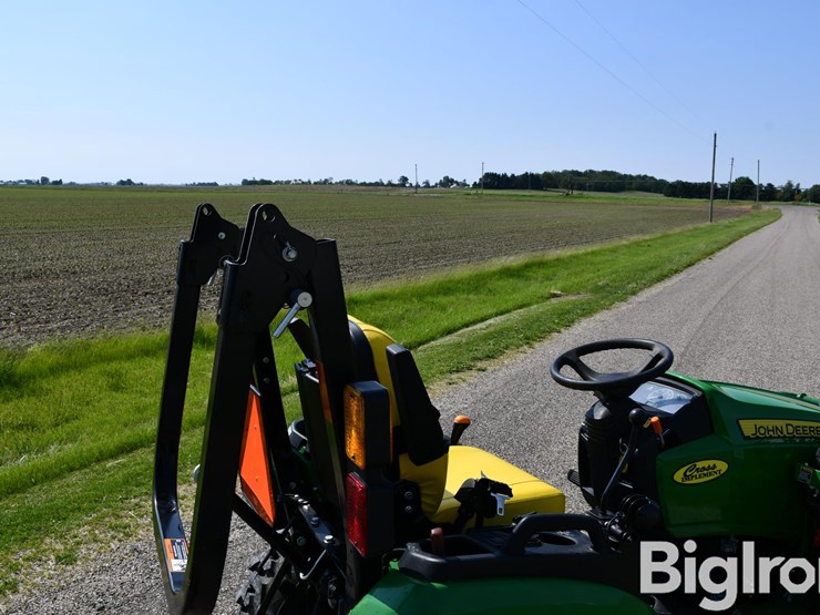2025-john-deere-2025r-image-19