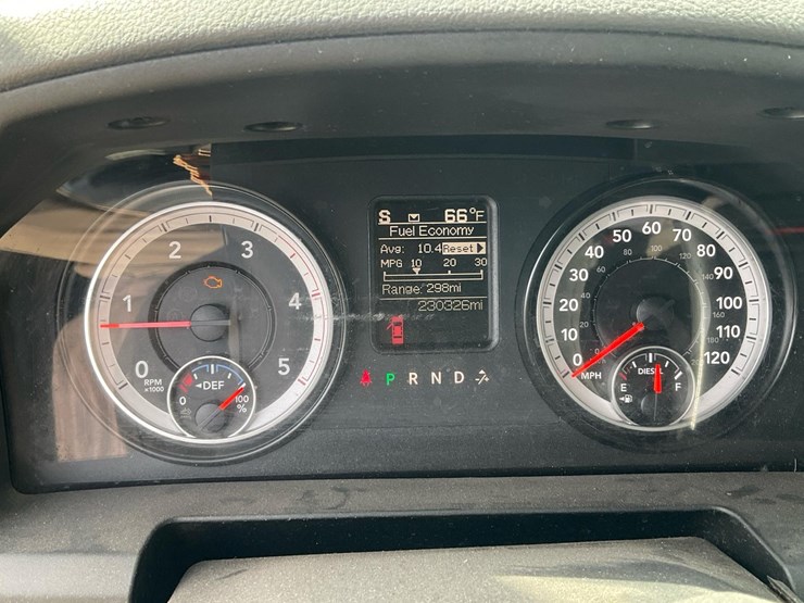 2015-dodge-3500-image-37