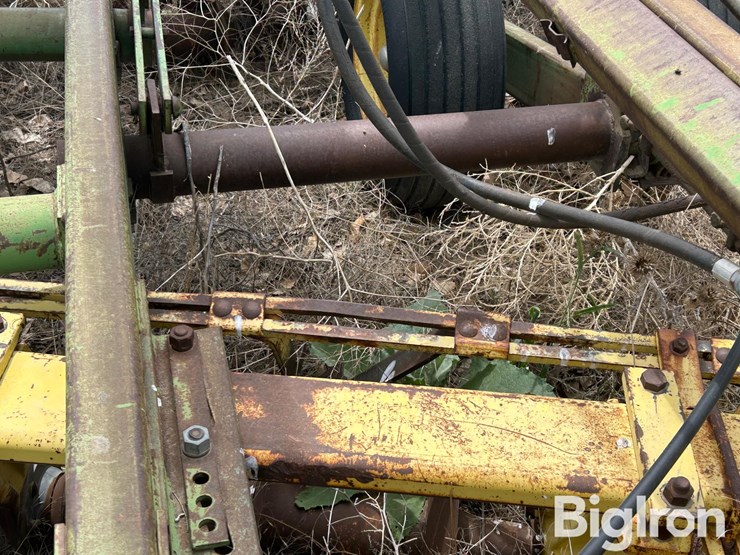 john-deere-230-image-18