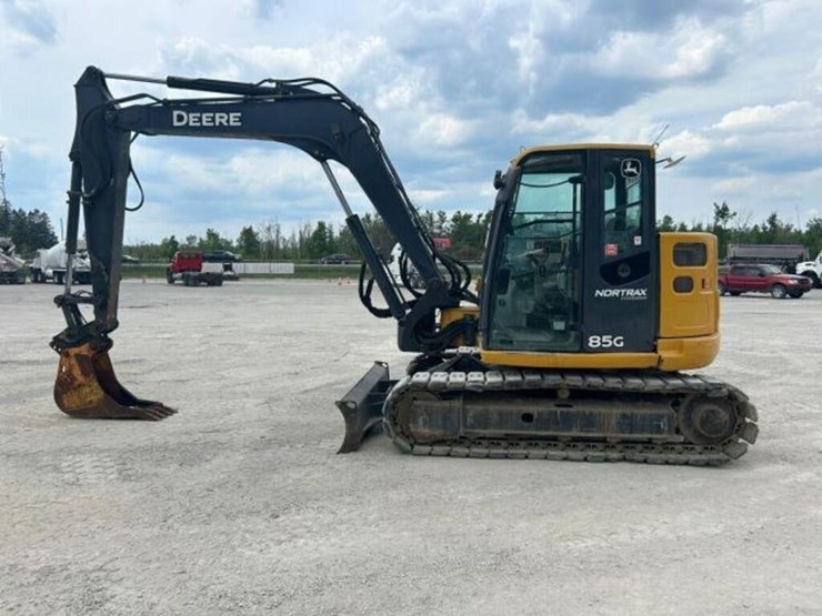 2014-deere-85g-image-7