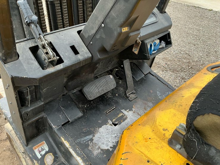 #1365-•-1999-yale-glc040rgnuaq088-forklift-image-11