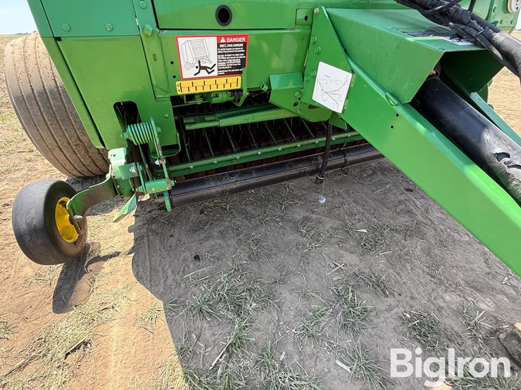 2012-john-deere-568-image-16