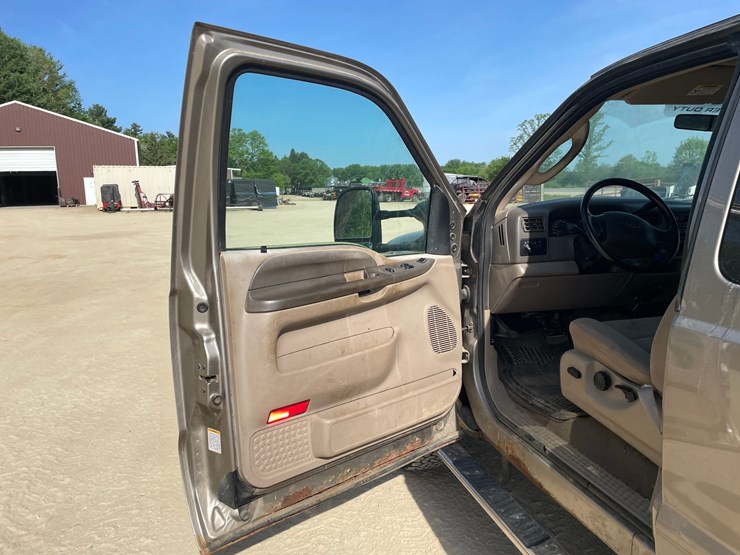 2004-ford-f350-image-33
