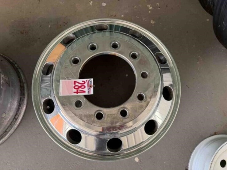 2-alumium-22.5x9-wheels-image-2
