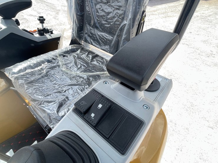 #2661-•-unused-cfg-mini-excavator-image-19