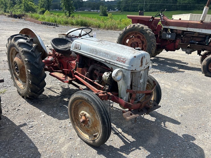ford-tractor-image-1