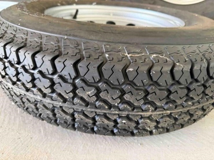new-5-lug-st-205/75d14-trailer-tire-&-wheel-image-1