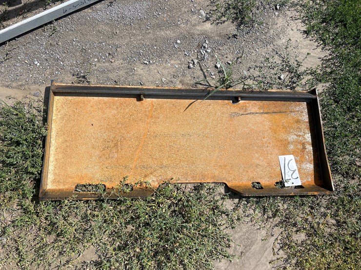 #37-•-skid-steer-mount-plate-image-1