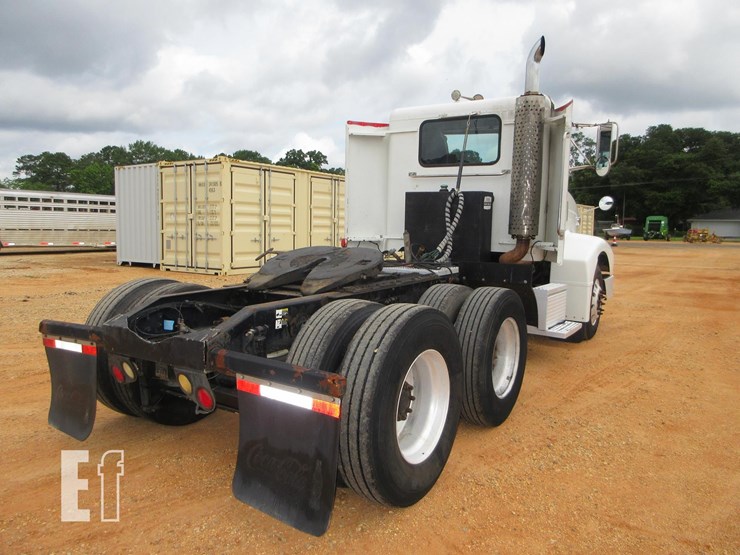 2001-peterbilt-385-image-4