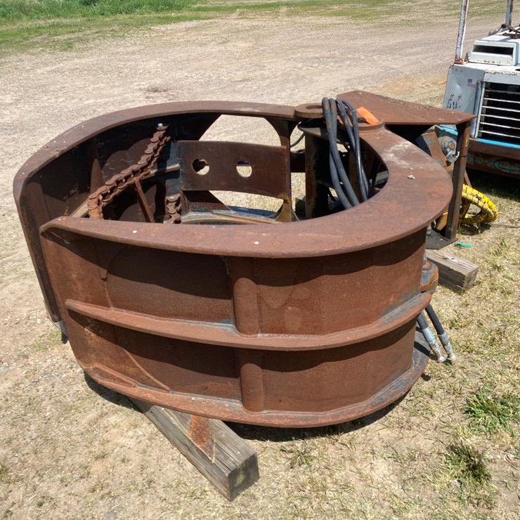 #7078 • Rotoback Pulp Grapple Bucket With Rotator (Deerbrook, WI)