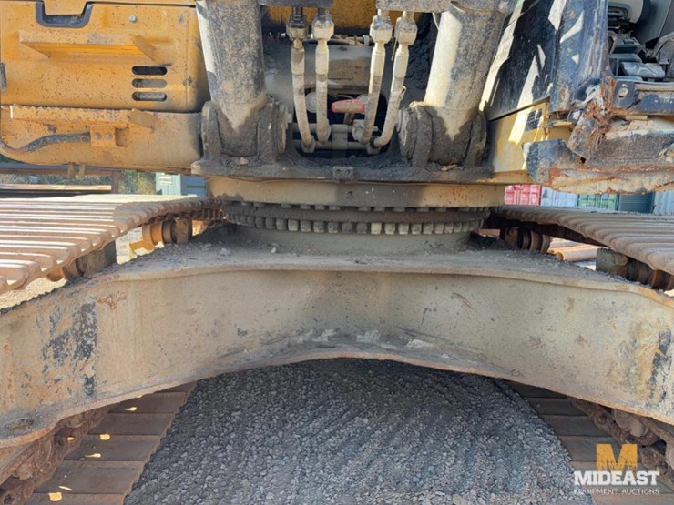2017-caterpillar-349fl-image-8