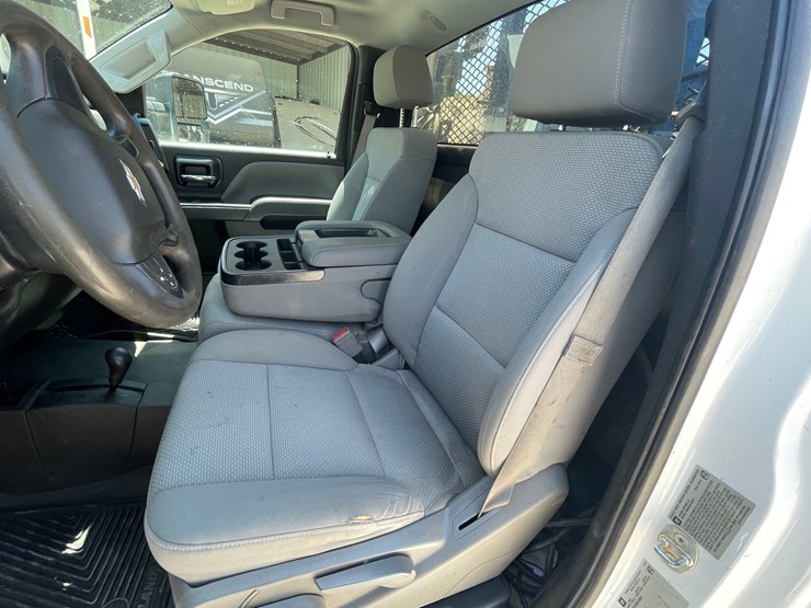 2016-chevrolet-silverado-3500-image-24