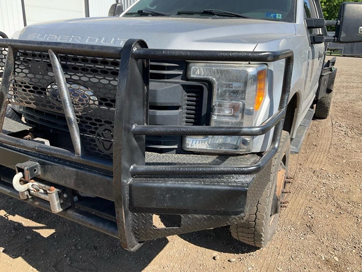 2017-ford-f350-image-12