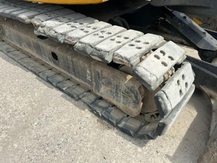 2014-deere-85g-image-78