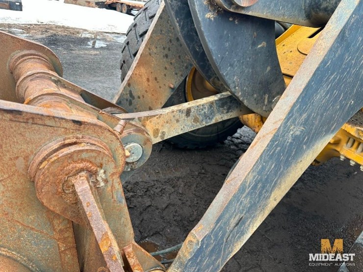 2009-deere-644k-image-11