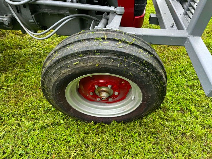 massey-ferguson-2135-image-10