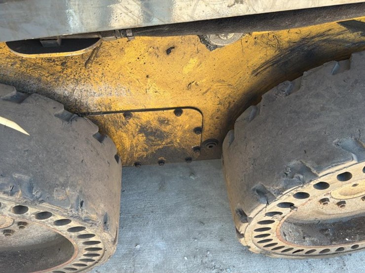 #1154-•-2010-john-deere318d-skid-steer-image-22