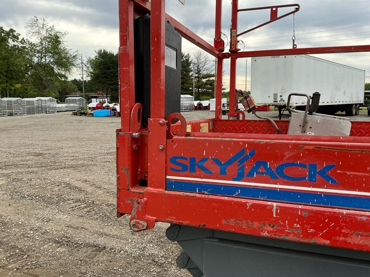 #1306-•-2006-skyjack-sj4632-scissor-lift-image-21